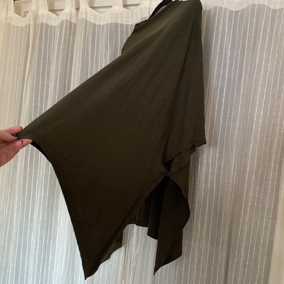Forever 21 Green Poncho, Size M/L - Picture 2 of 4